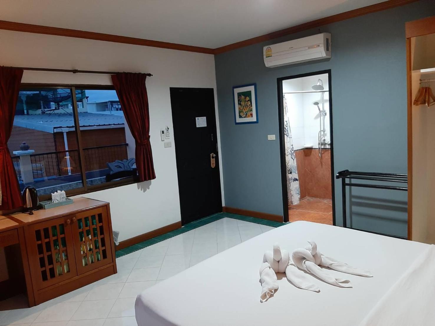 Sea Front Home Hotel - Patong Beach Exteriér fotografie