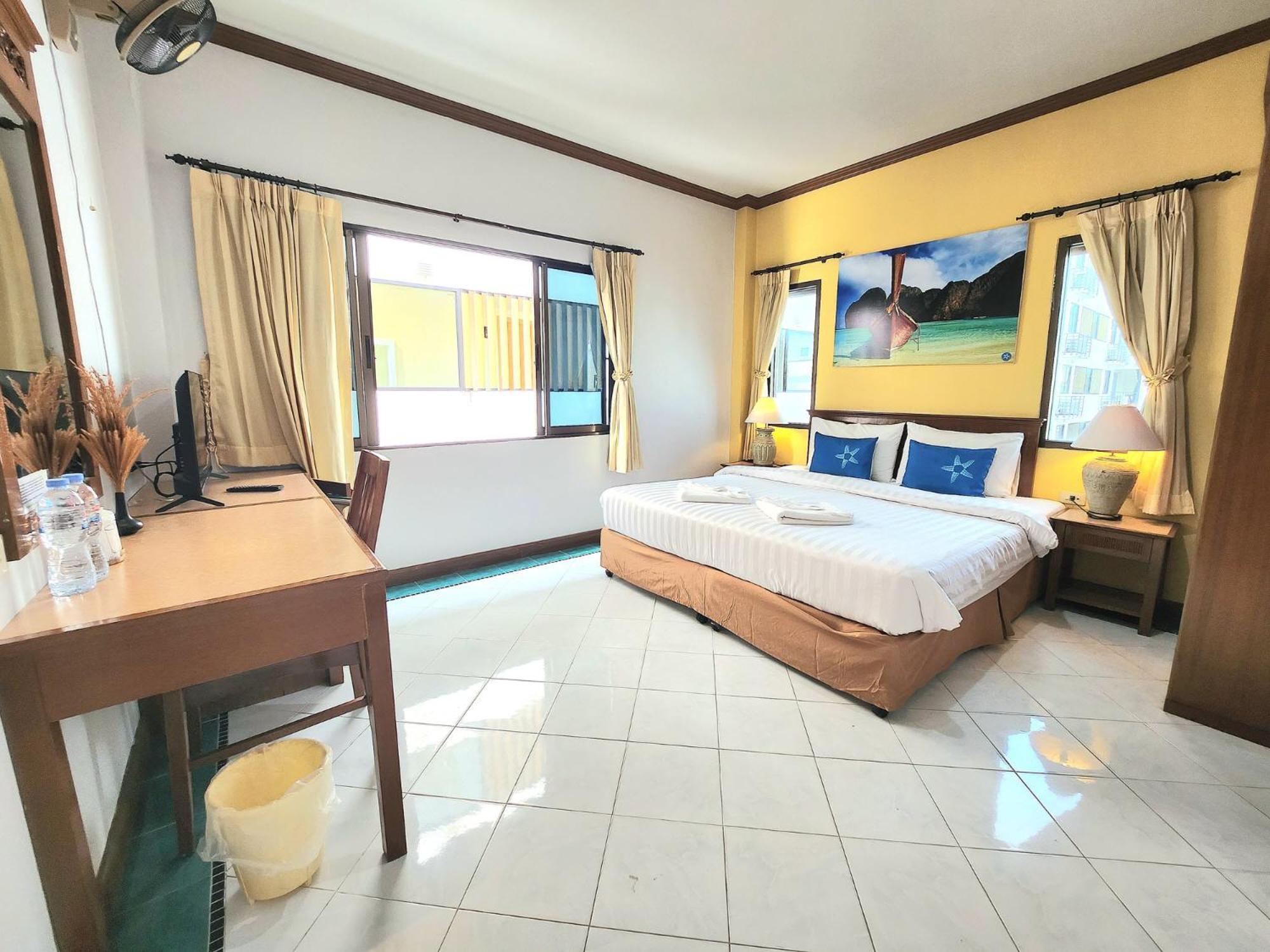 Sea Front Home Hotel - Patong Beach Exteriér fotografie