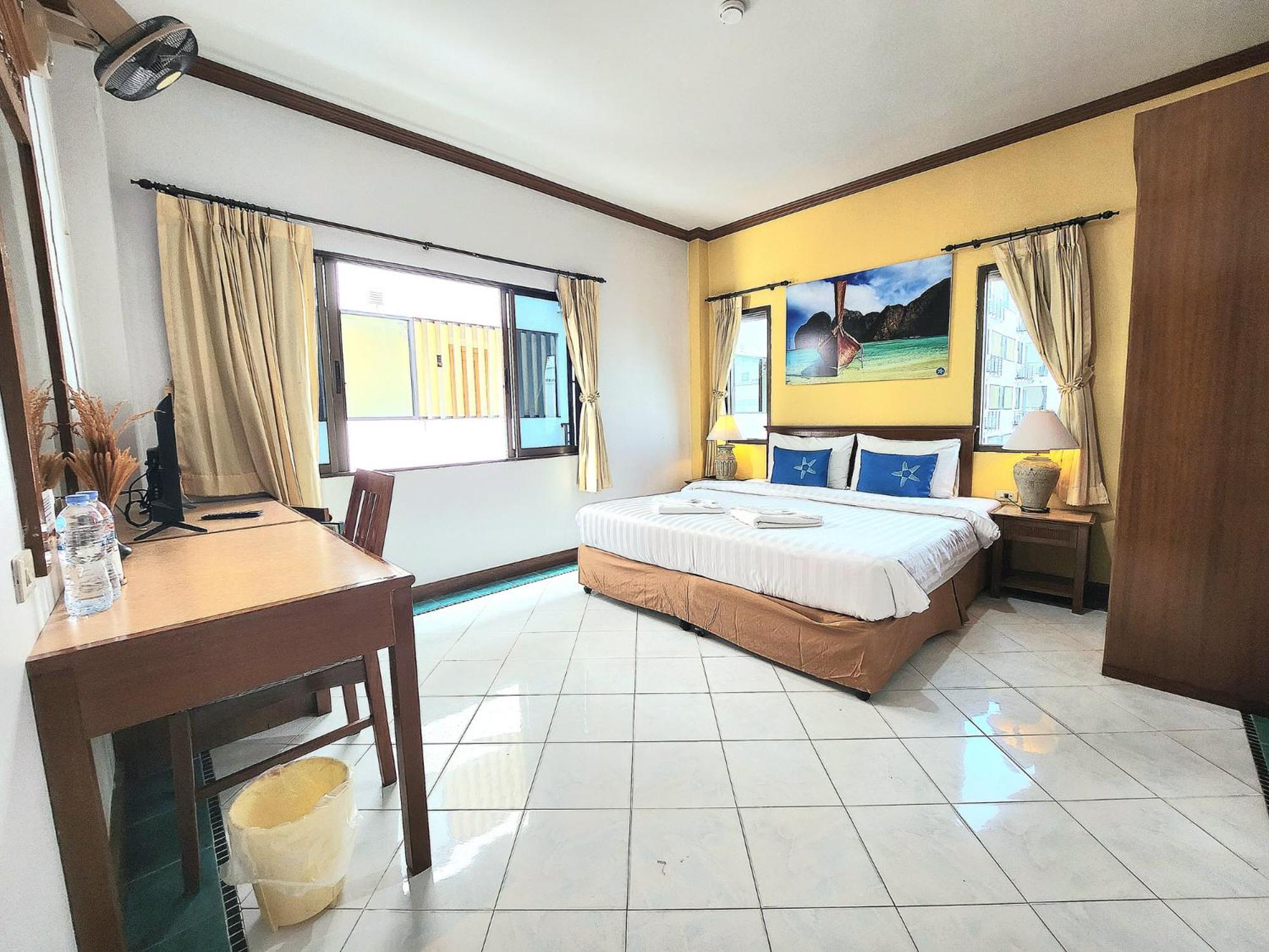 Sea Front Home Hotel - Patong Beach Exteriér fotografie