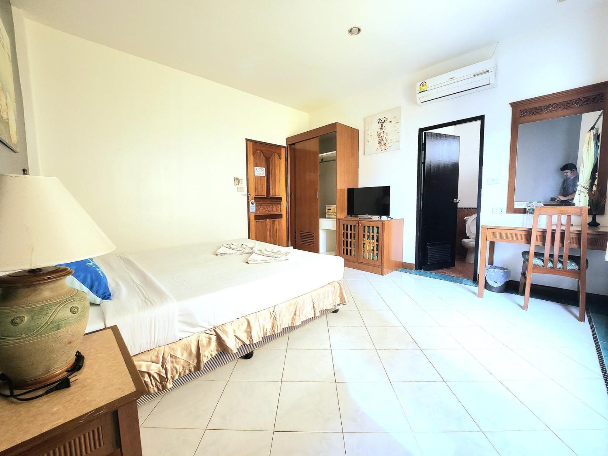 Sea Front Home Hotel - Patong Beach Exteriér fotografie